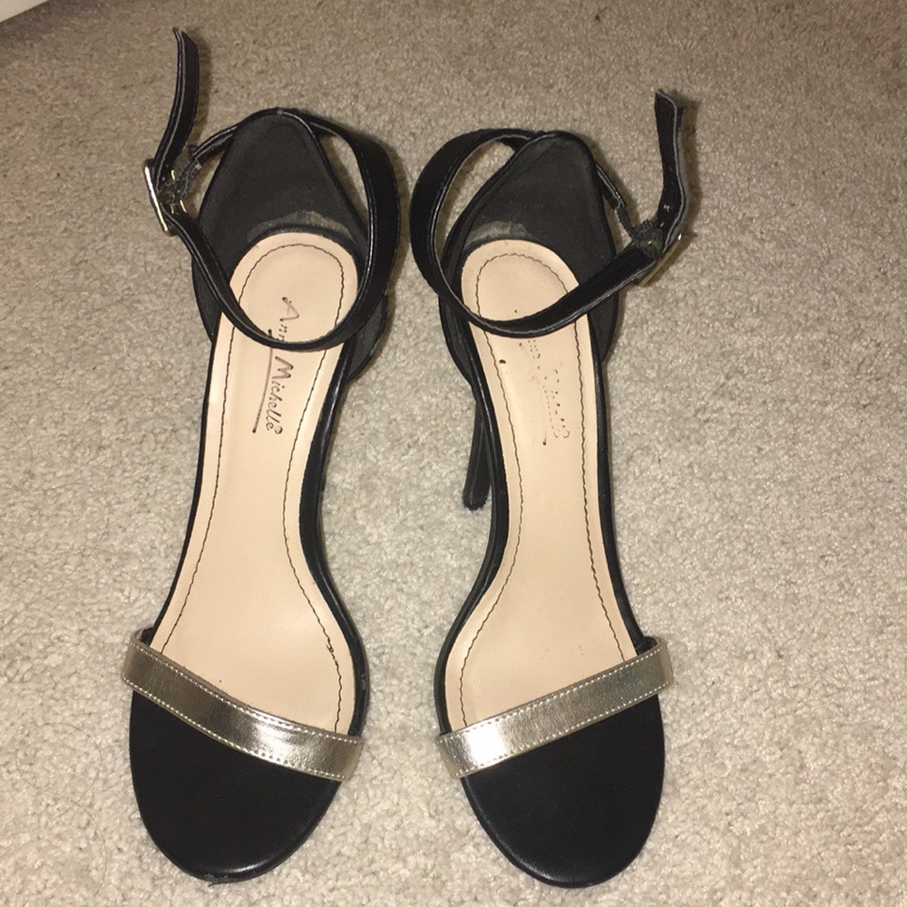 Black and gold ankle strappy heels - Picture 3 of 6